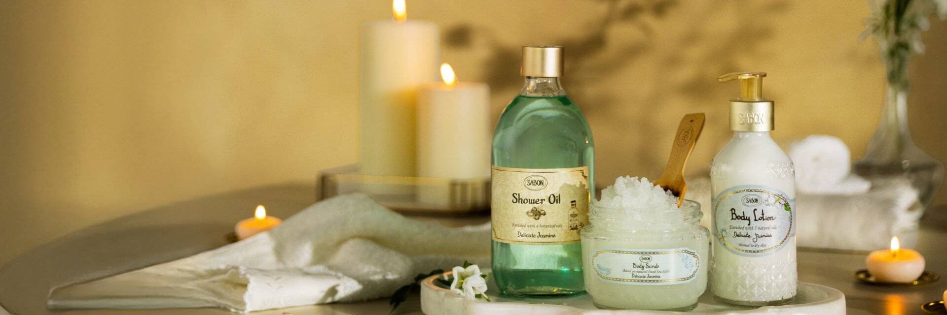Sensorial rituals that soften the skin and delight the soul.