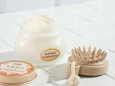 How and when to use a scalp scrub